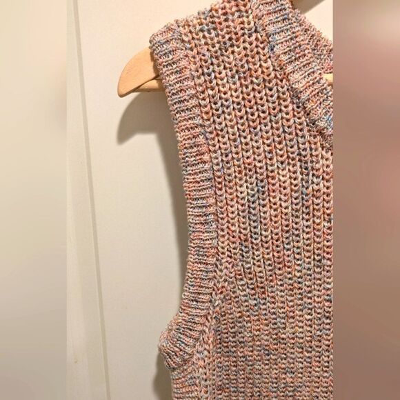 $5 Item! Ella Moss Junior XL Coral Flame Pink and Blue Rainbow Knit Sweater Vest - Picture 4 of 6